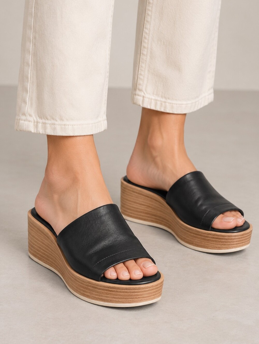 Vince Sarria Black Leather Platform Wedge Slide Sandals Saskia Womens 7.5 Slipon